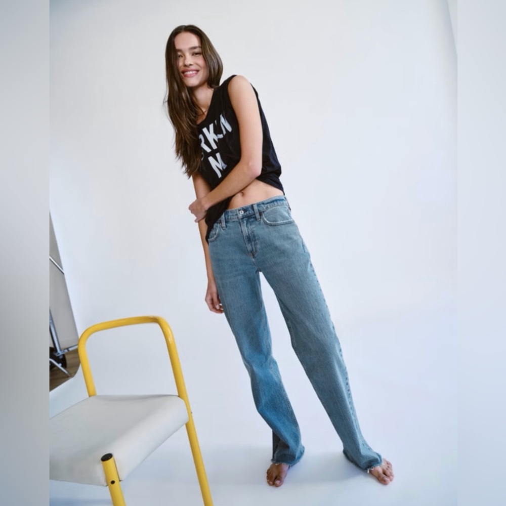 Low Rise Baggy Jeans